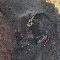 一尾矿干堆场坍塌 5人被埋！当地组织上百人展开救援