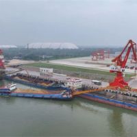满载砂石的万吨货轮驶向长江下游！江海对流新格局开启